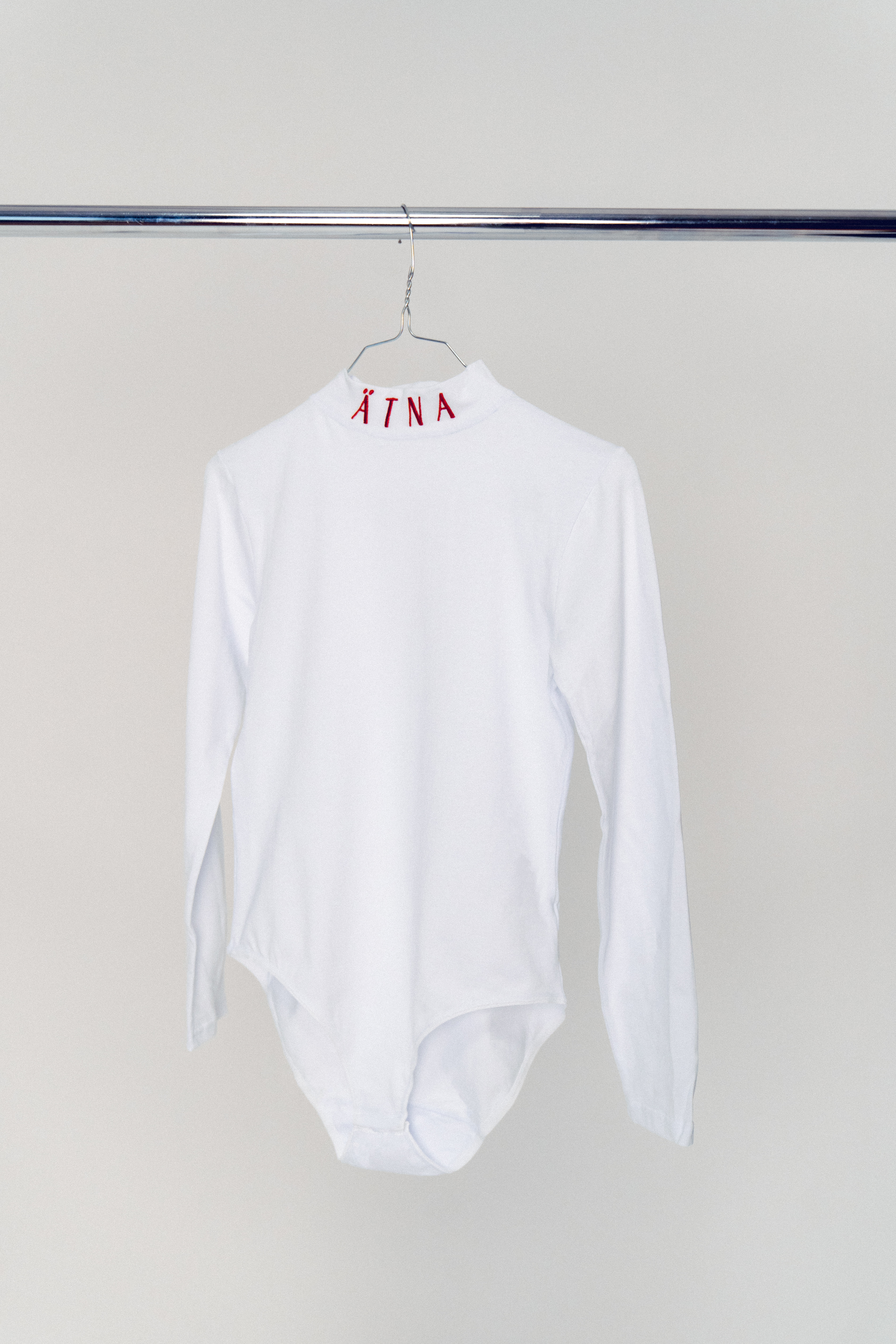Produktbild für Bodysuit (white / red lettering)